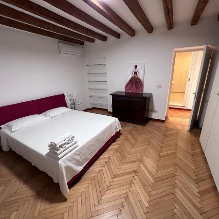 Magnifico Appartamento Ristrutturato Milano Exteriör bild